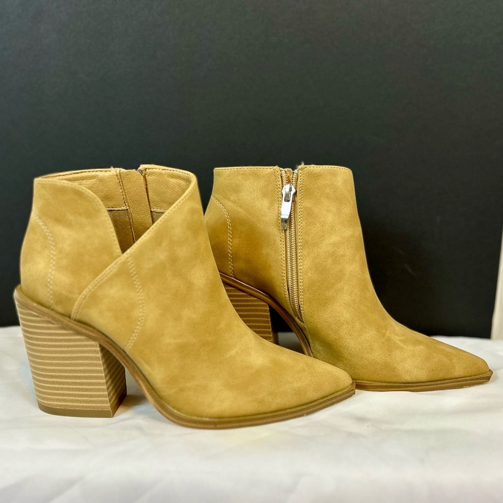 Women’s Fashion Stack Heels Ankle Booties / Beige / Size 5